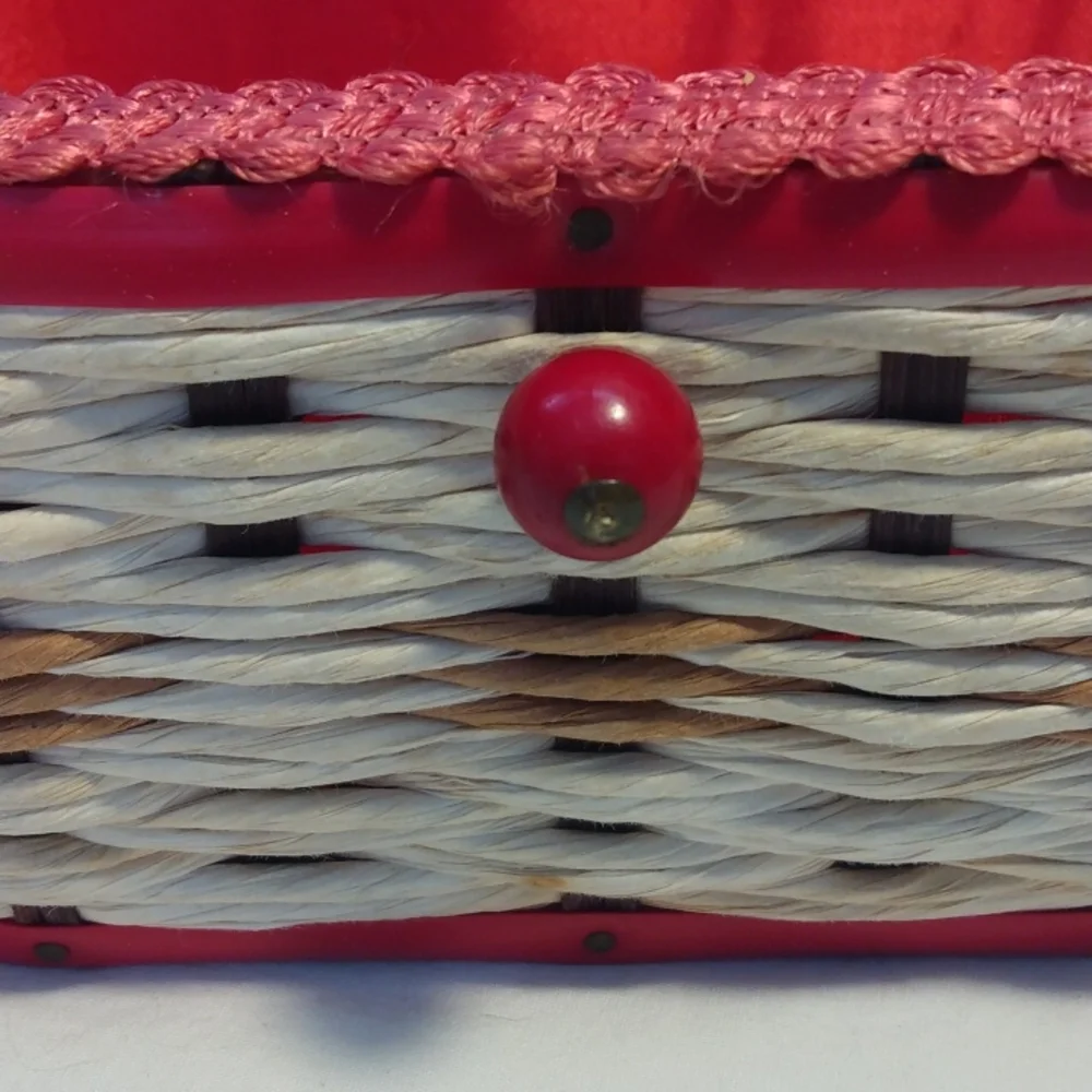 Vintage Personal Sewing Box - Picture 4 of 9